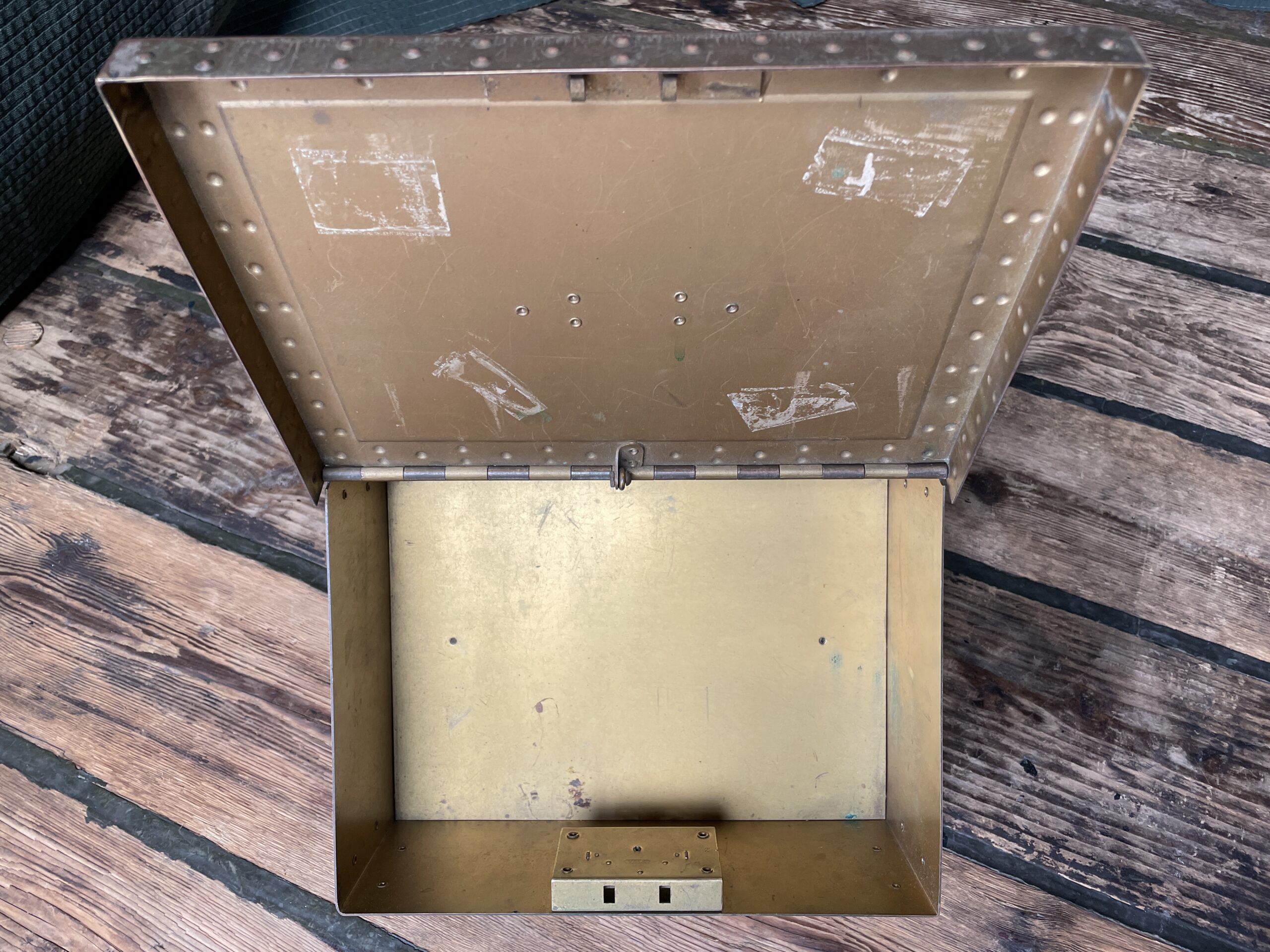 Cash box fake bottom